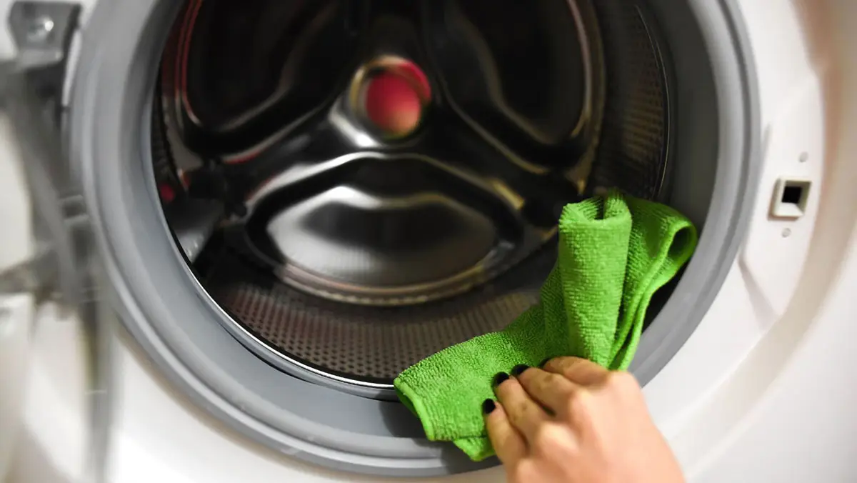چرا باید ماشین لباسشویی خود را تمیز کنید