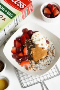 طرز تهیه کاسه صبحانه شیرین کینوا